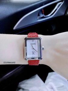 Đồng hồ Nữ Chanel Boy Friend dây da đỏ viền bạc hình quả trám cao cấp