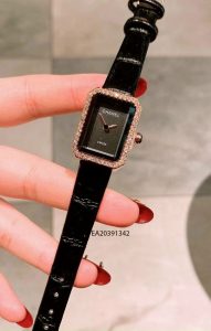 Đồng hồ nữ Chanel mặt vuông mini dây da đen giá rẻ